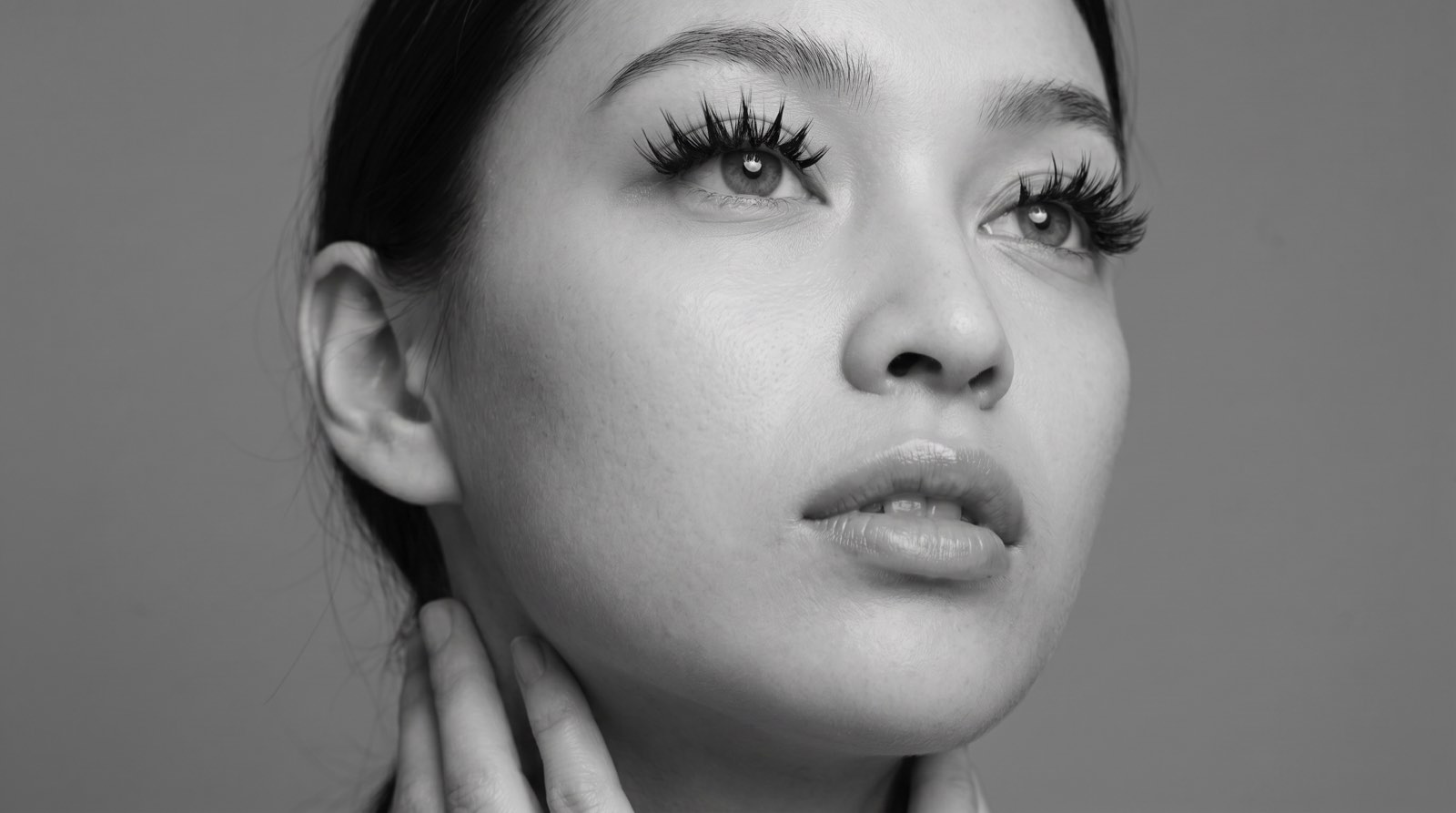 Natural lash set close up